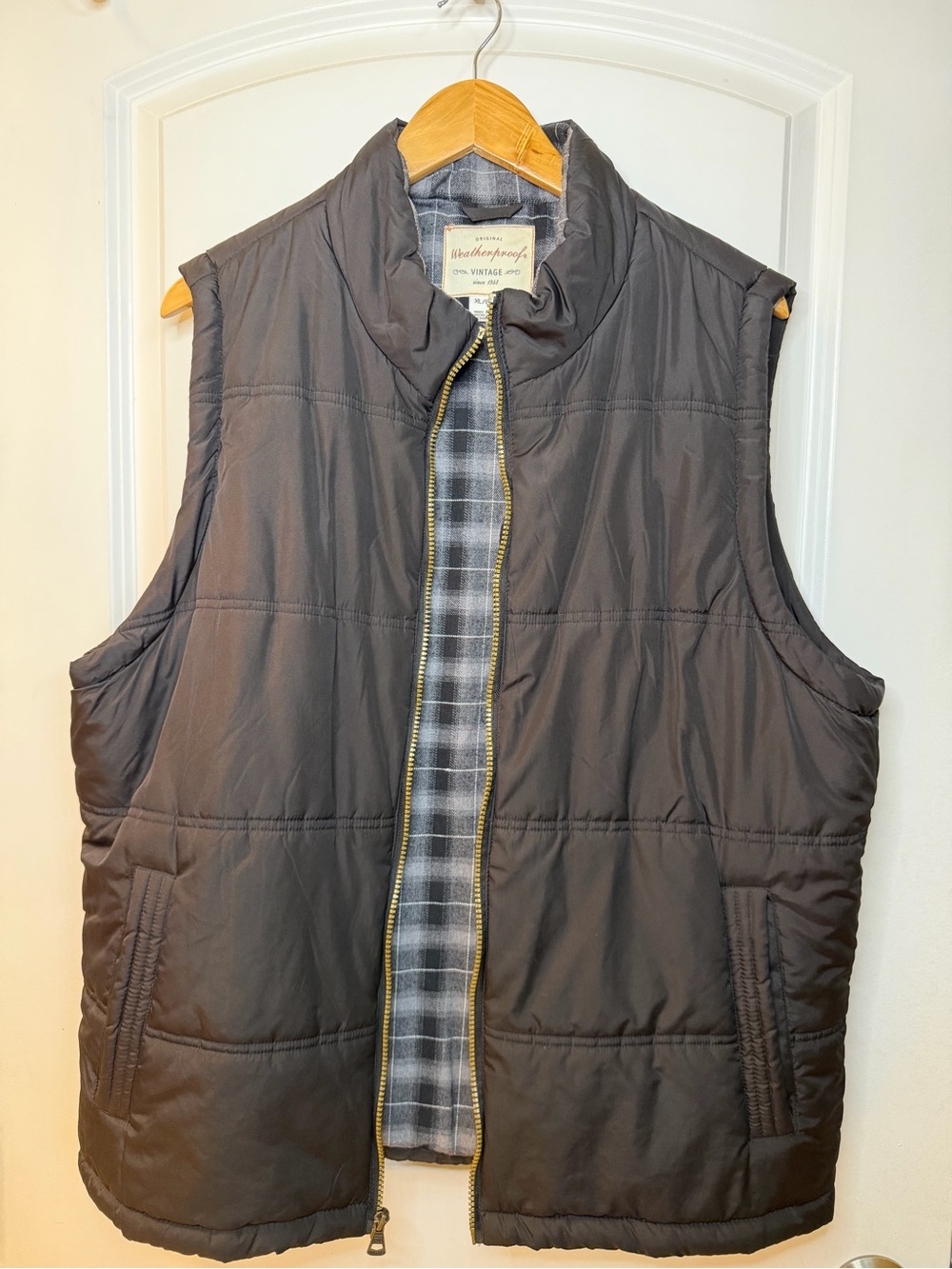 Weatherproof Men’s Quilted Black Puffer Vest, size XL